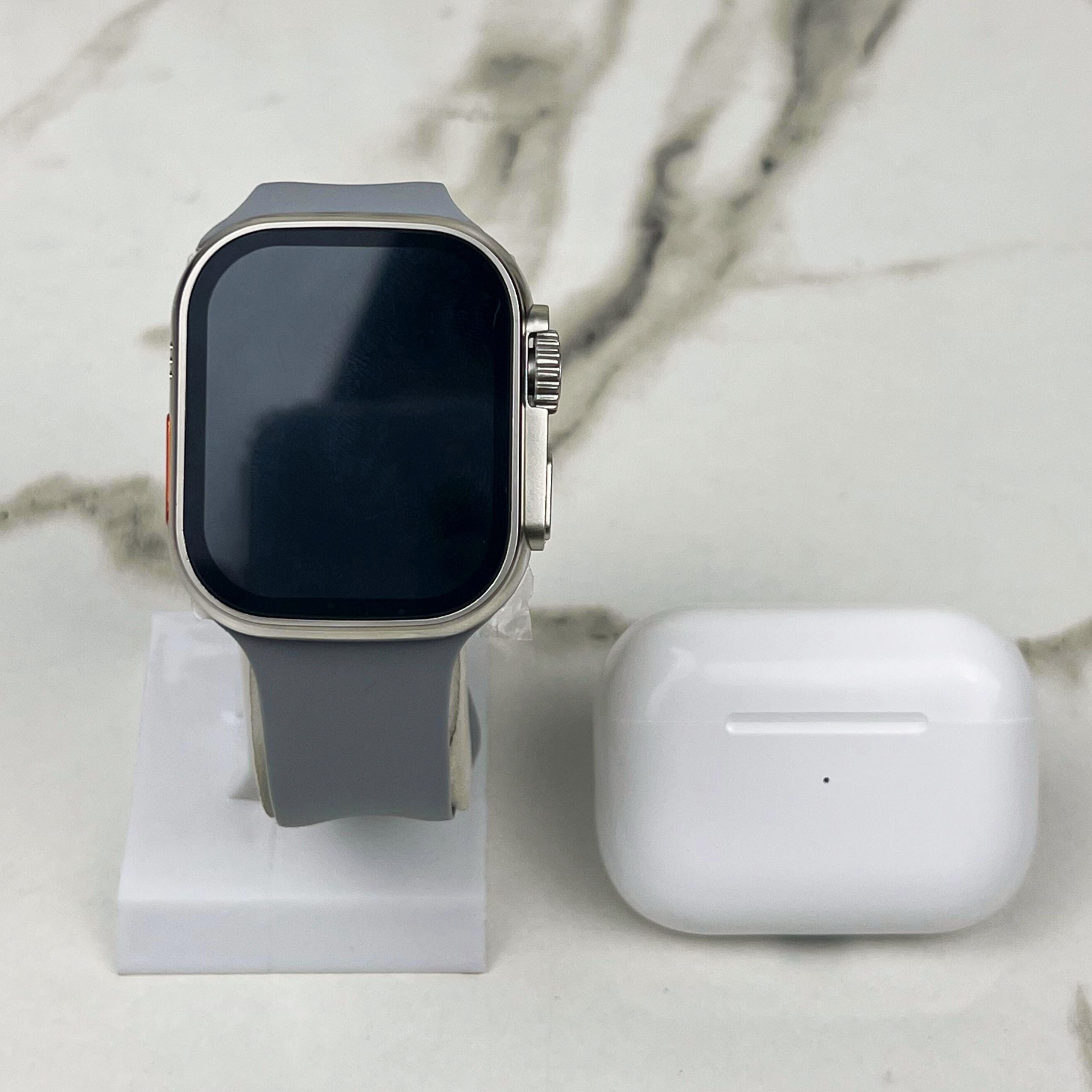 Smart Watch with Built-in Earbuds Case