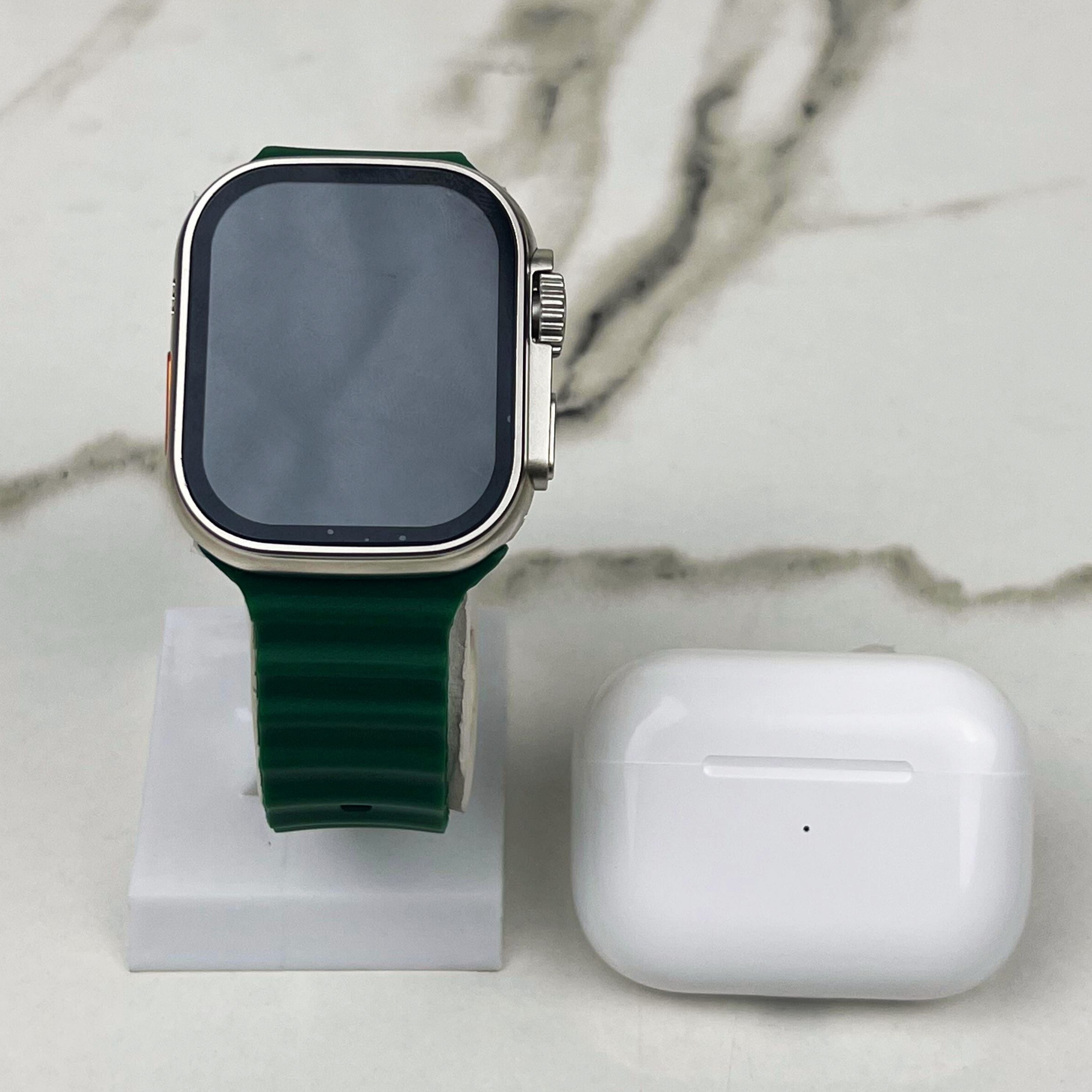Smart Watch with Built-in Earbuds Case