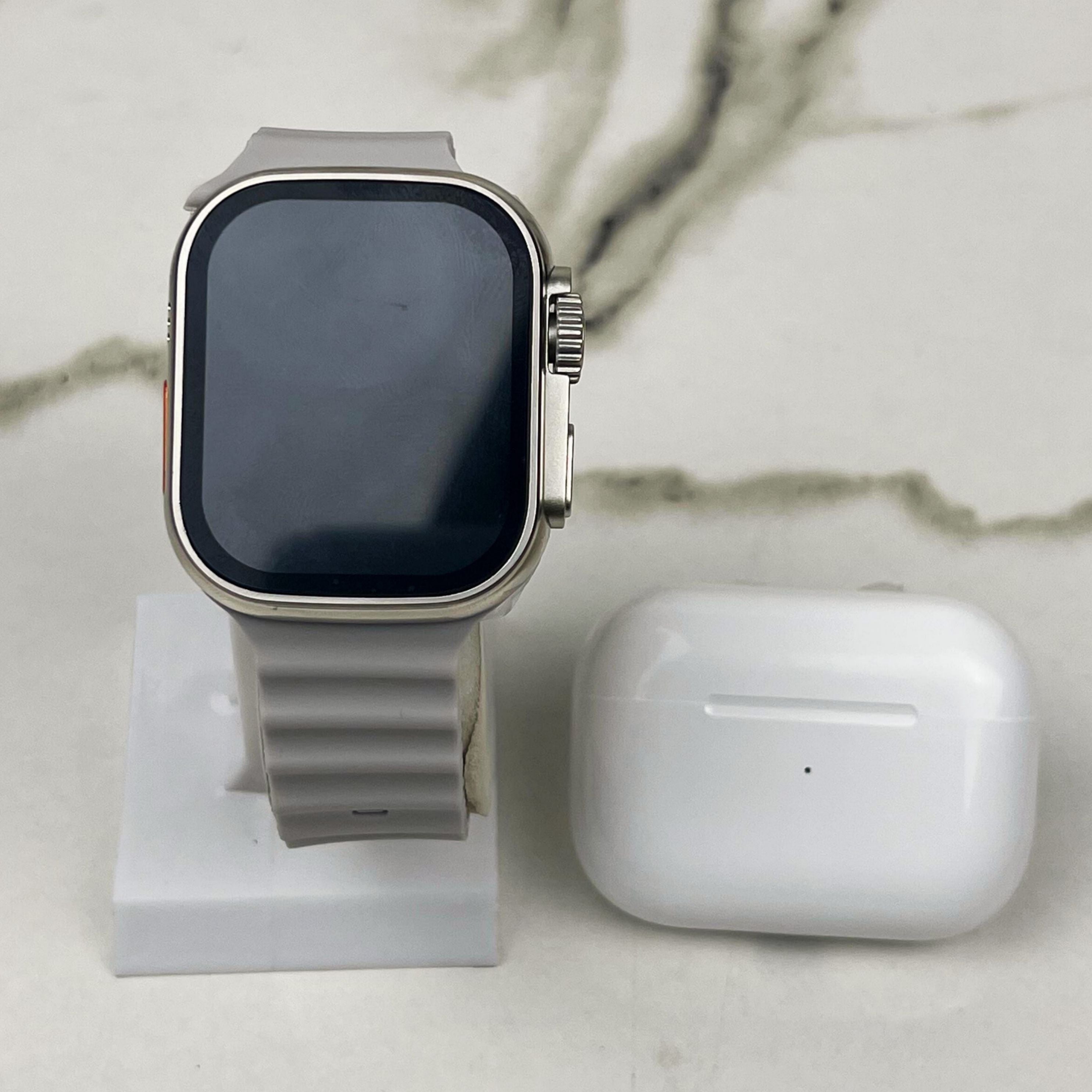 Smart Watch with Built-in Earbuds Case
